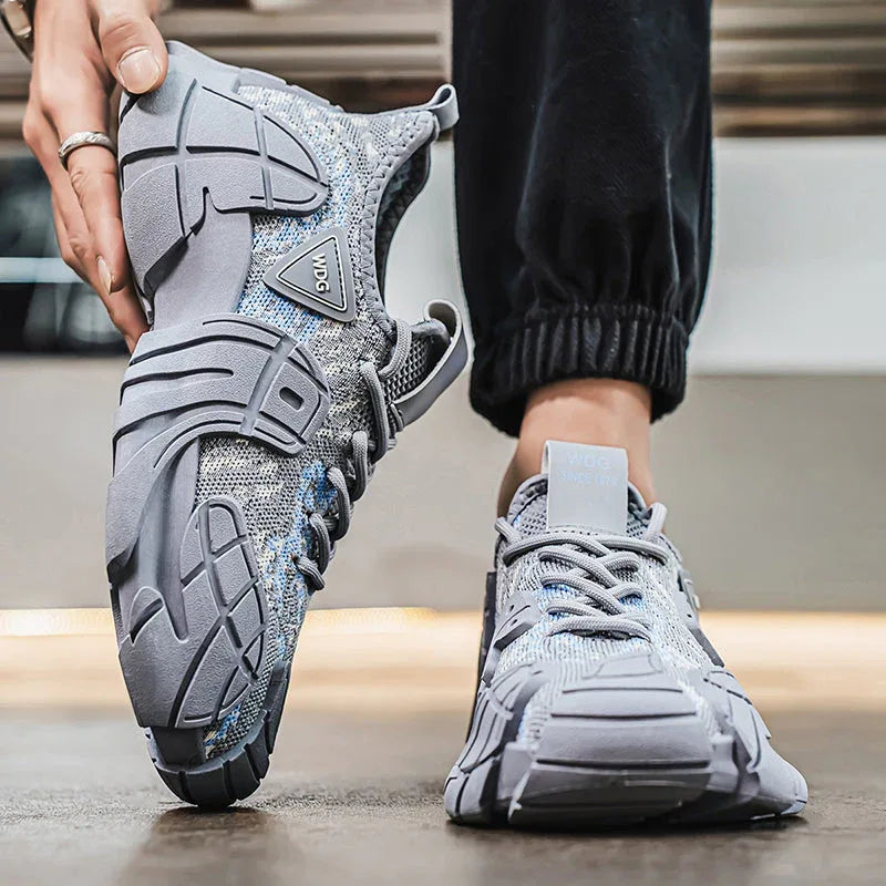 Metro Pace T84 Sneakers - Luxuryurbanwear