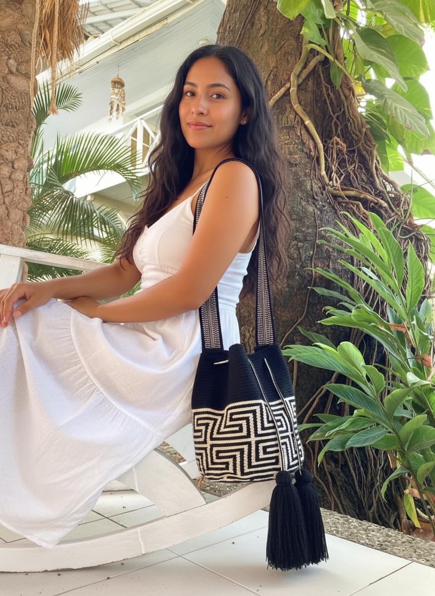 MEDIUM Wayuu Mochila Bag For Women original bolsa tejida colombiana authentic crochet pattern Gift from Colombia | AUTHENTIC WAYUU
