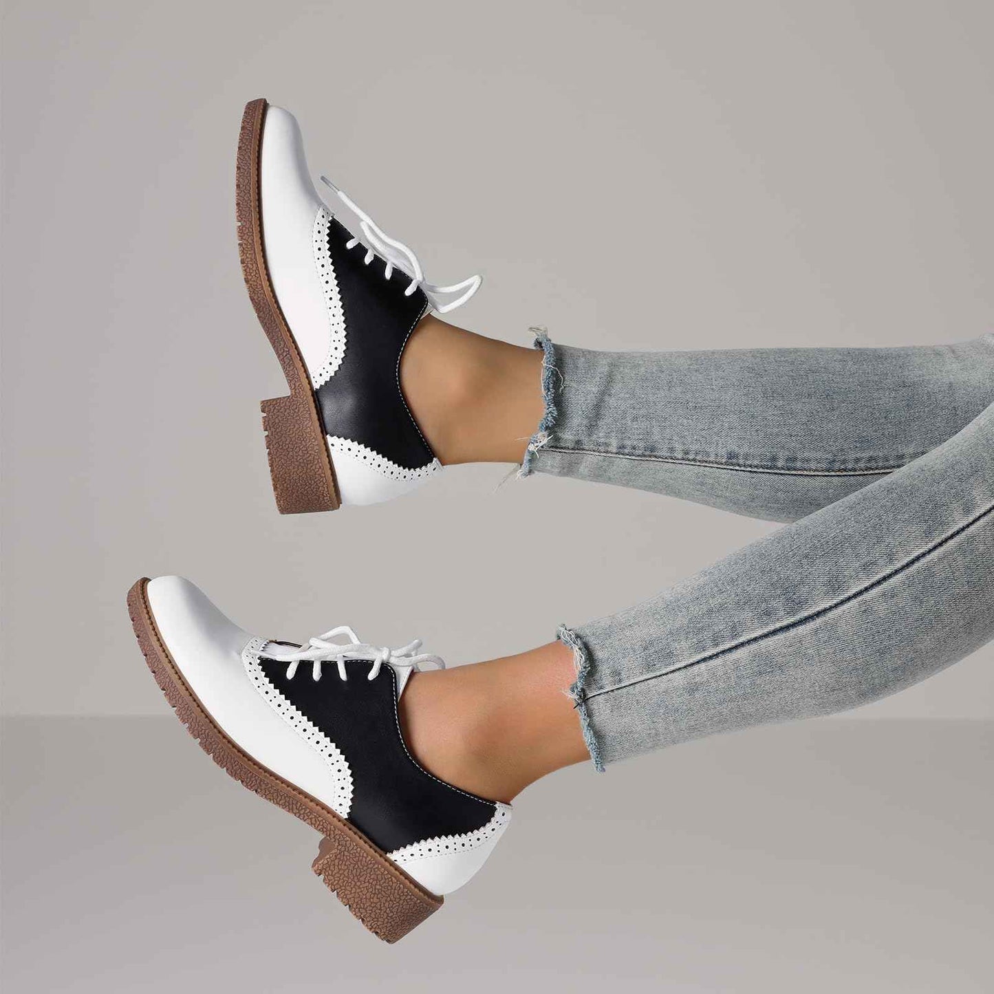 mikarka Vintage Oxford Shoes for Women Perforated Wingtips Brogue Oxfords Low Chunky Heel Lace Up Saddles Dress Pumps Shoes