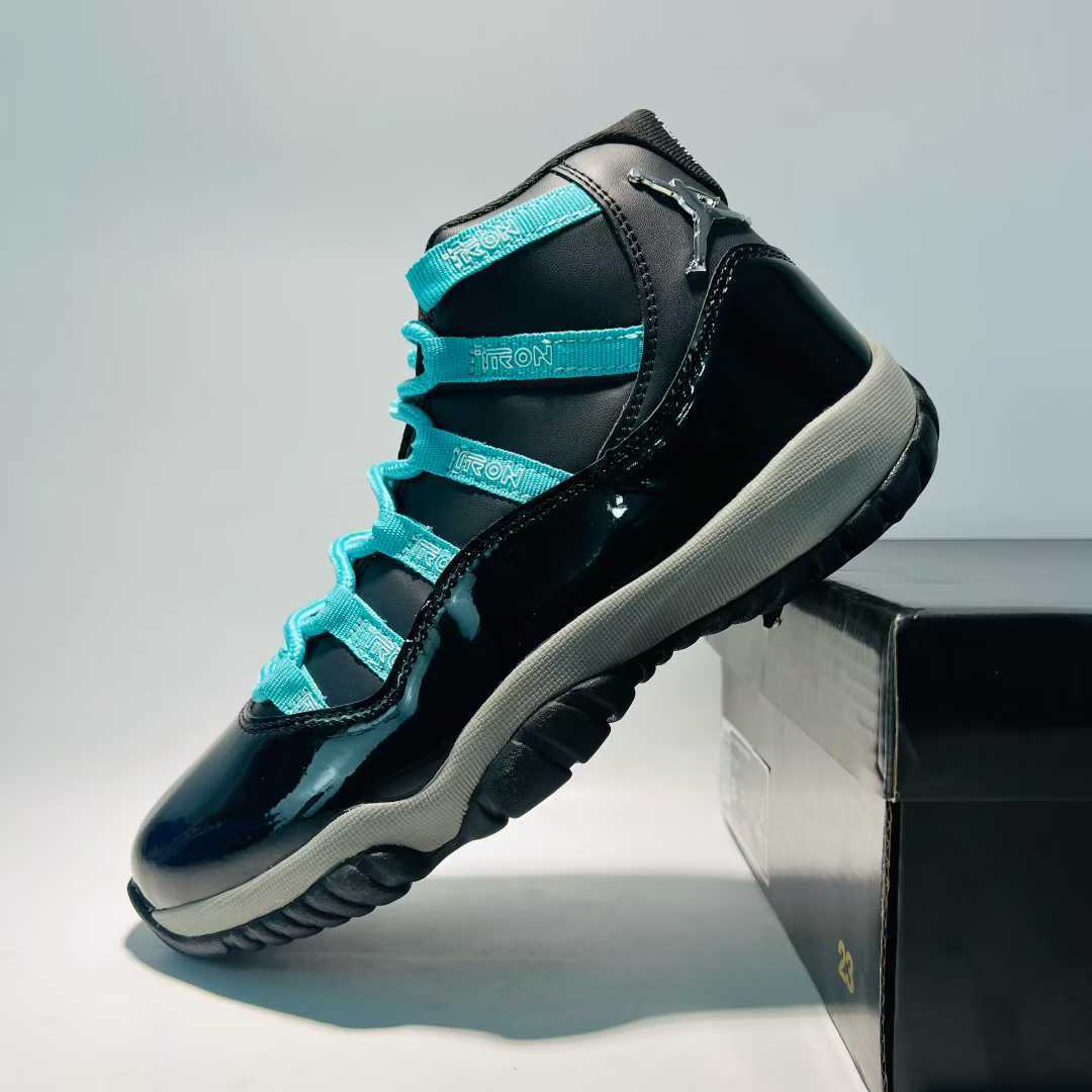Air Jordan 11 Retro YV5869 558