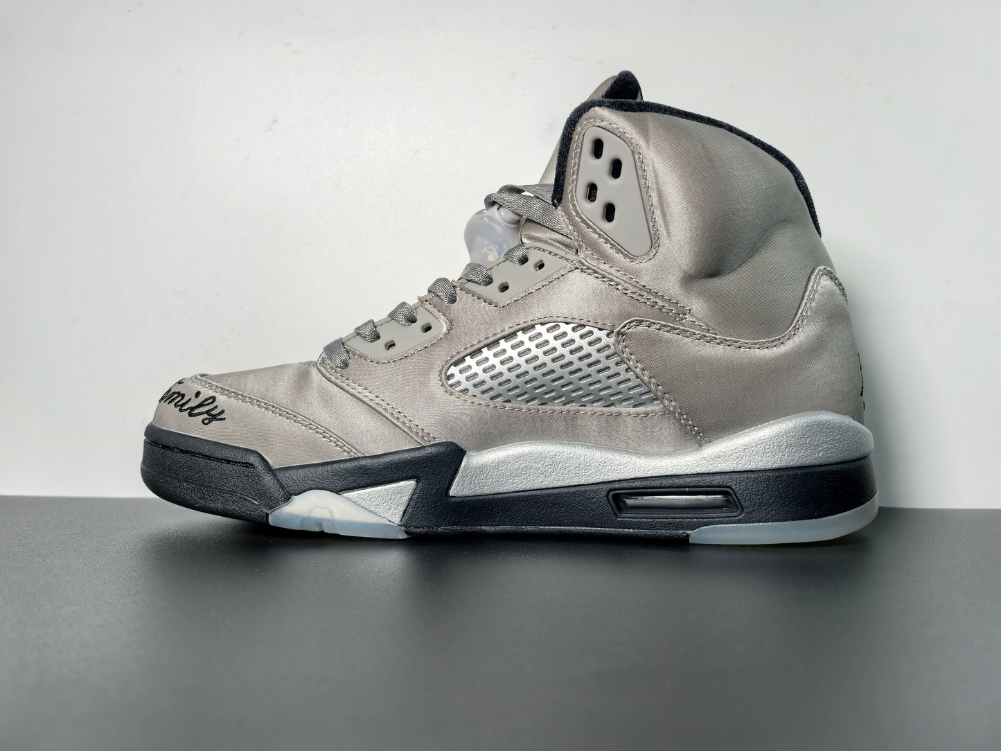 Air Jordan 5 WMNS “Wings”5