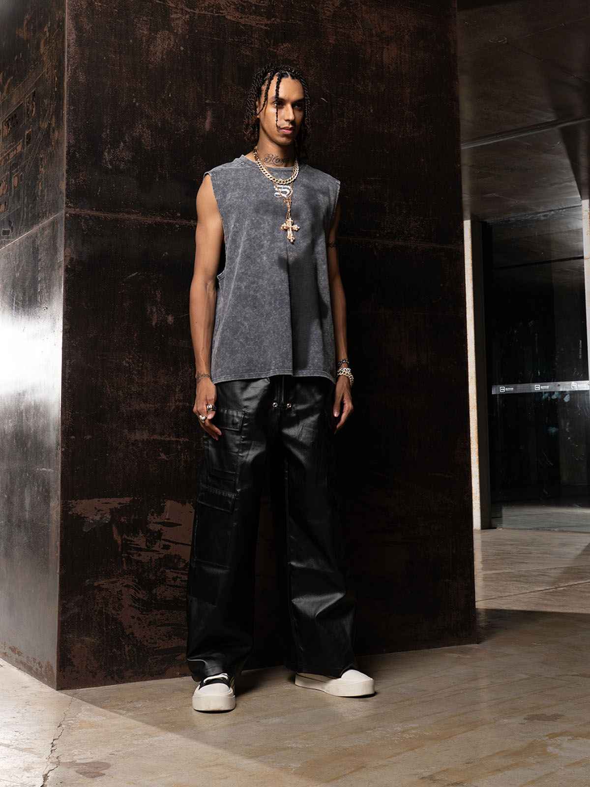 Cross-Print Distressed Washed Vest