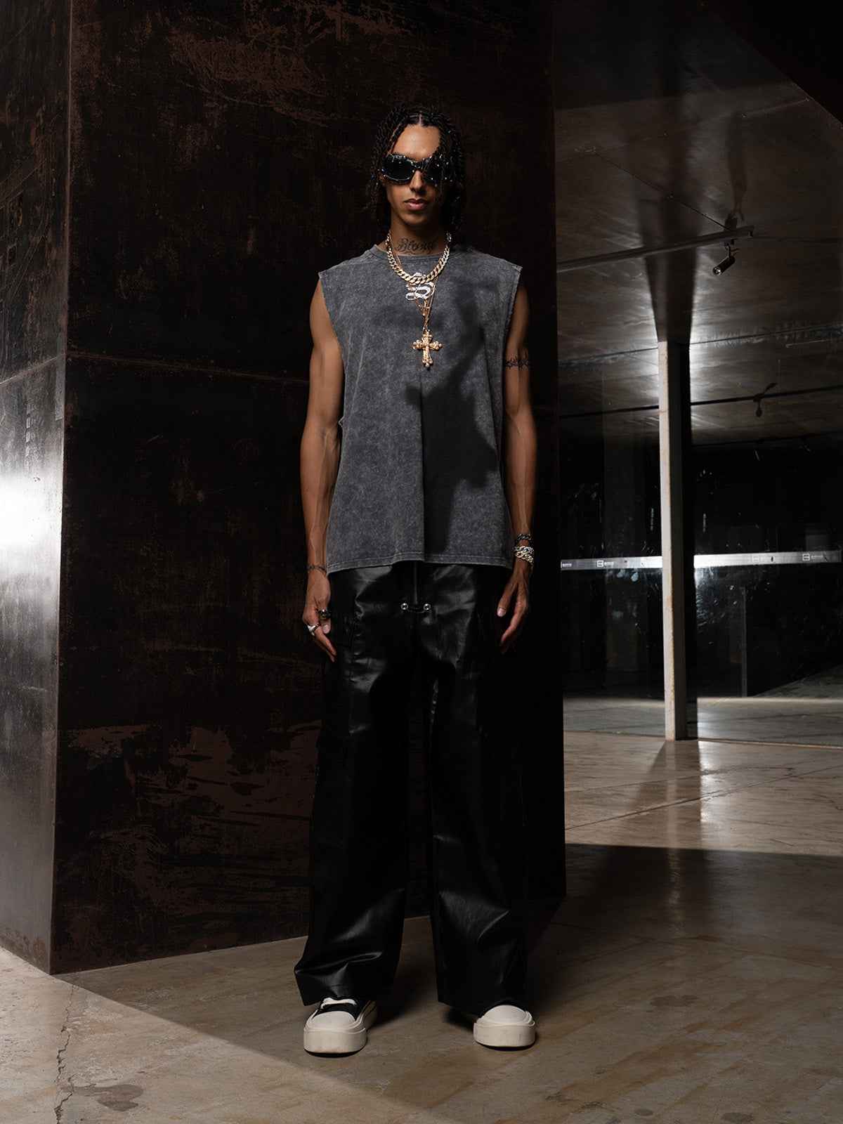 Cross-Print Distressed Washed Vest