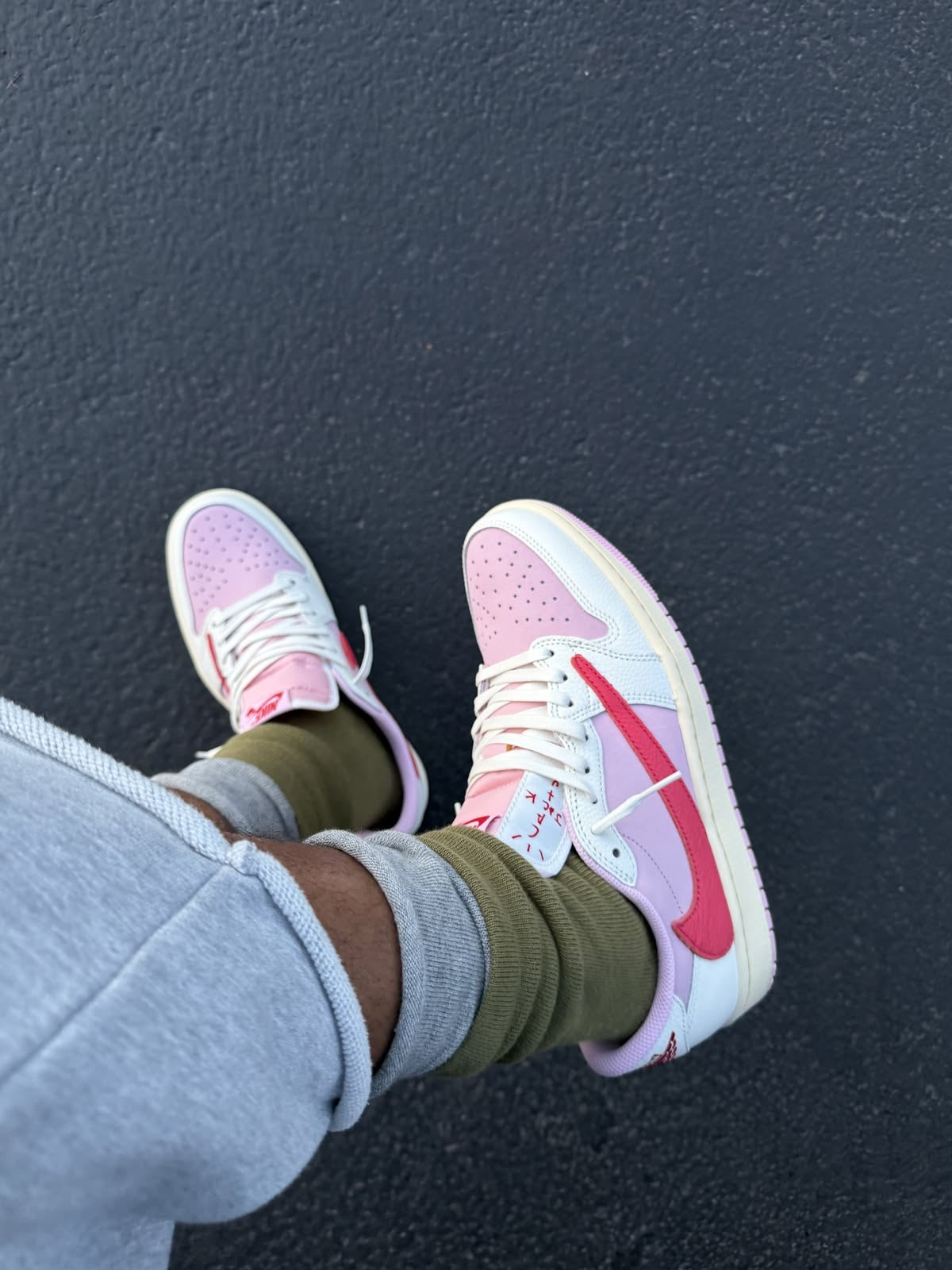 Travis Scott × AJ1 Low "Shy Pink"