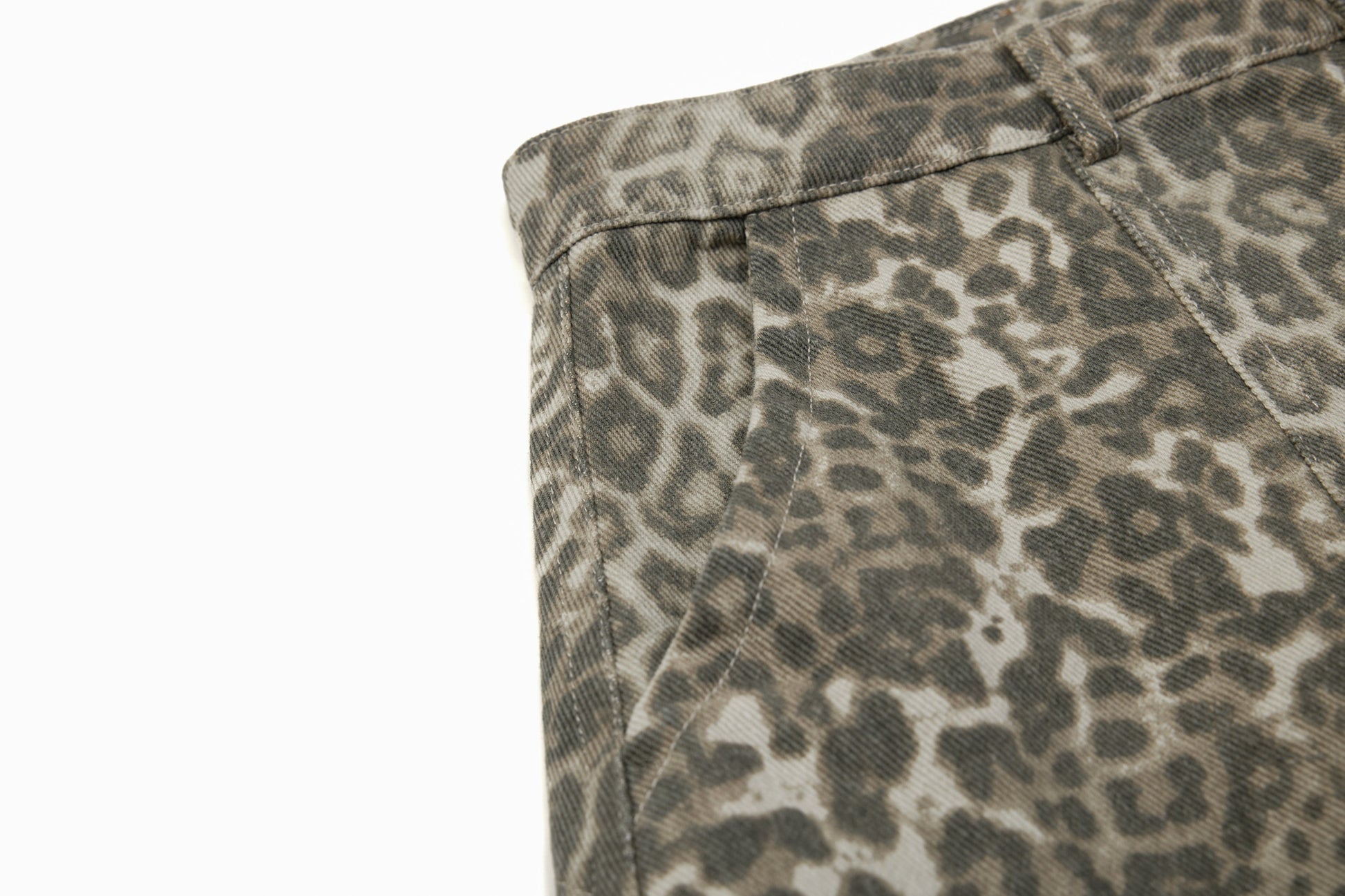 Leopard Print Baggy Jeans - Rockstar Aesthetic Streetwear Denim | LuxuryUrbanwear - Luxuryurbanwear