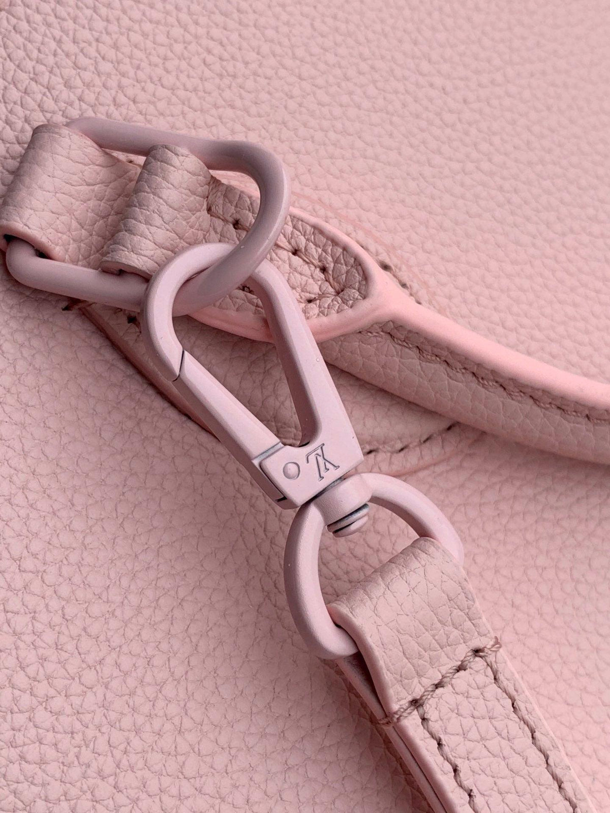 LV Lockme Tote M55845 luxurysteps