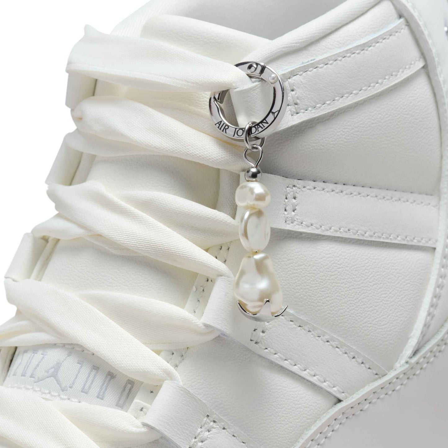 Air Jordan Womens 11 Retro - Pearl