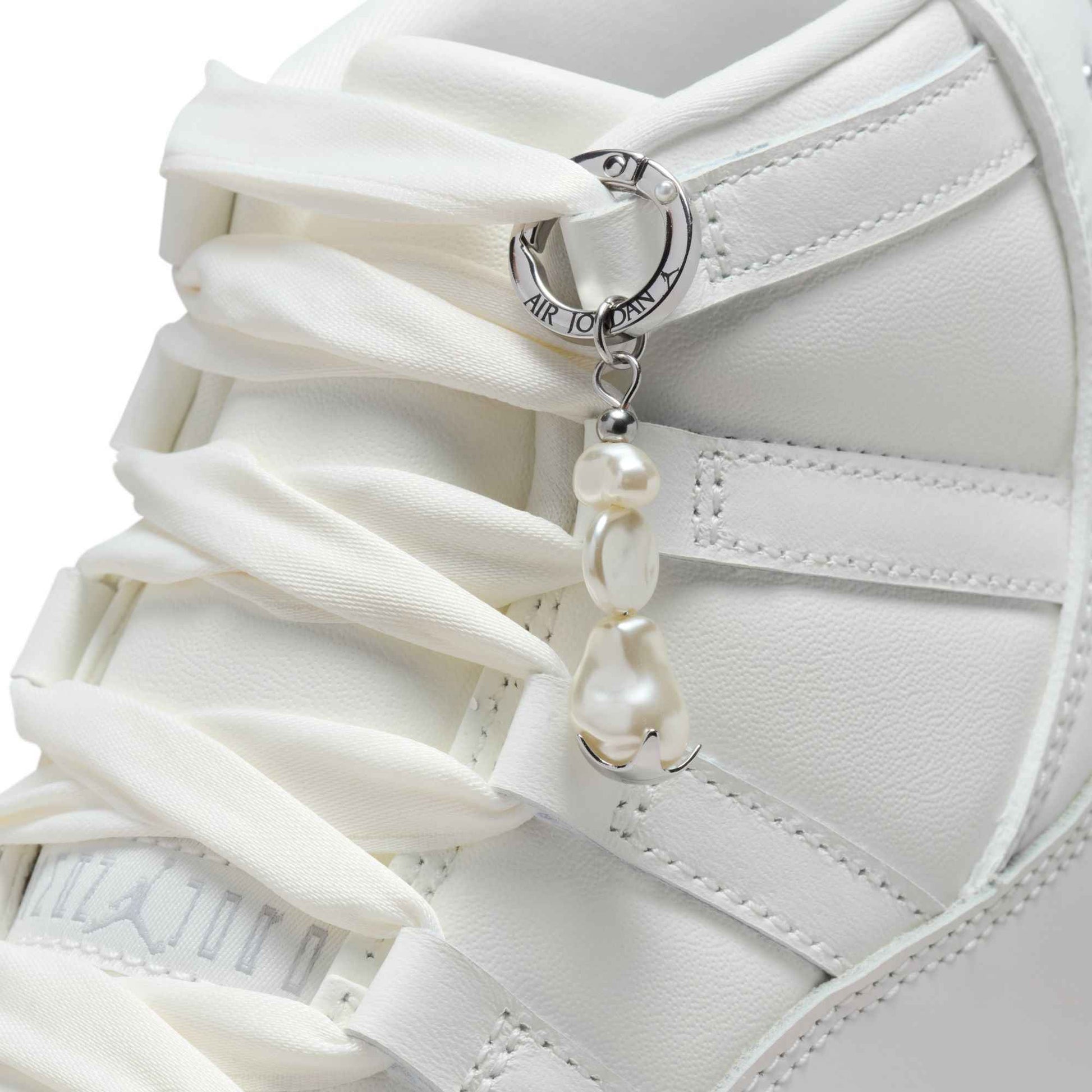 Air Jordan Womens 11 Retro - Pearl