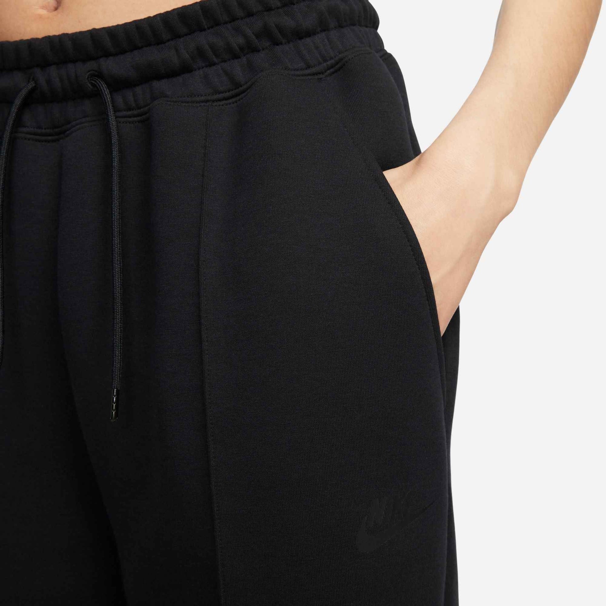 Nike Womens Sportswear Tech Fleece Windrunner - Black