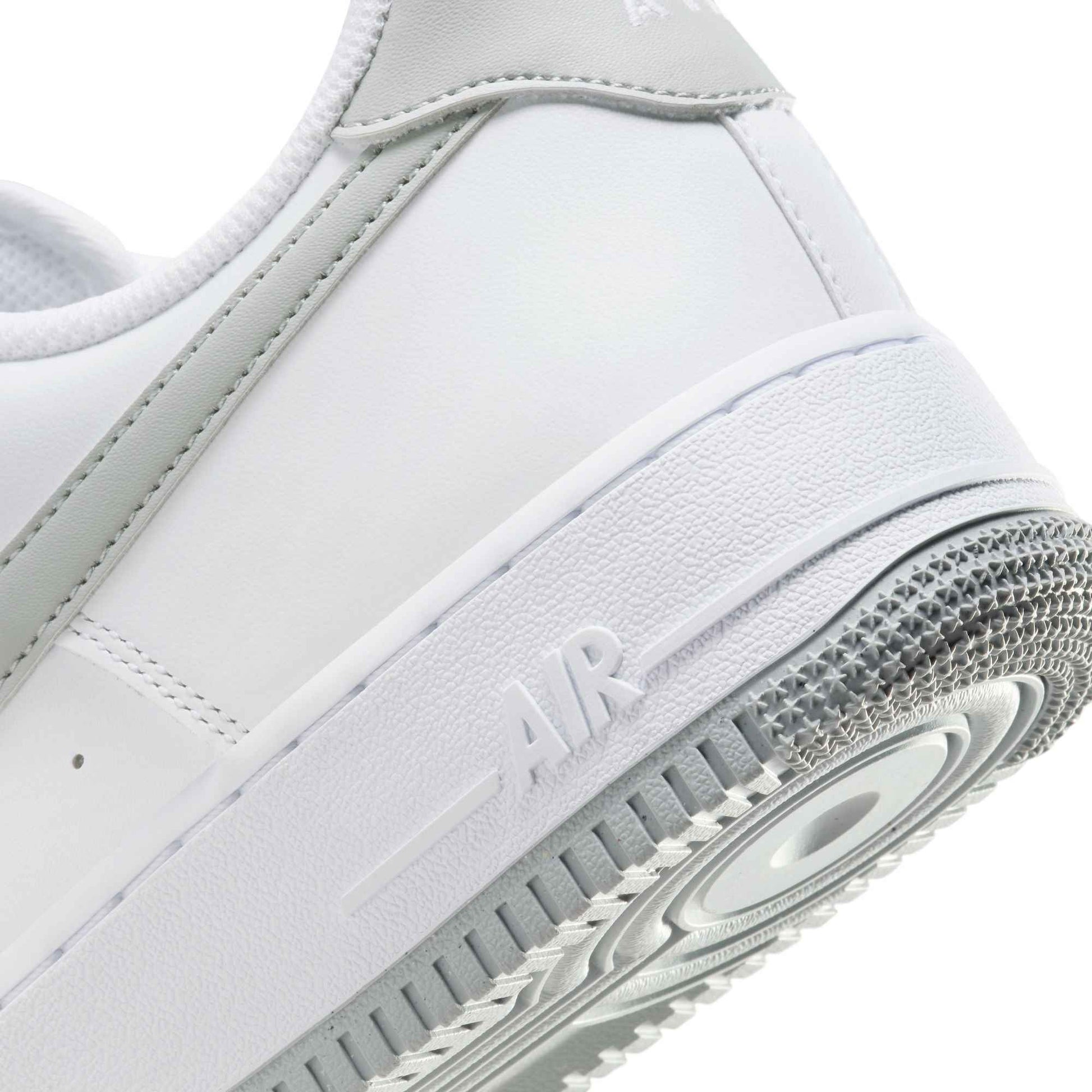 Nike Mens Air Force 1 '07 - White/Light Smoke Grey