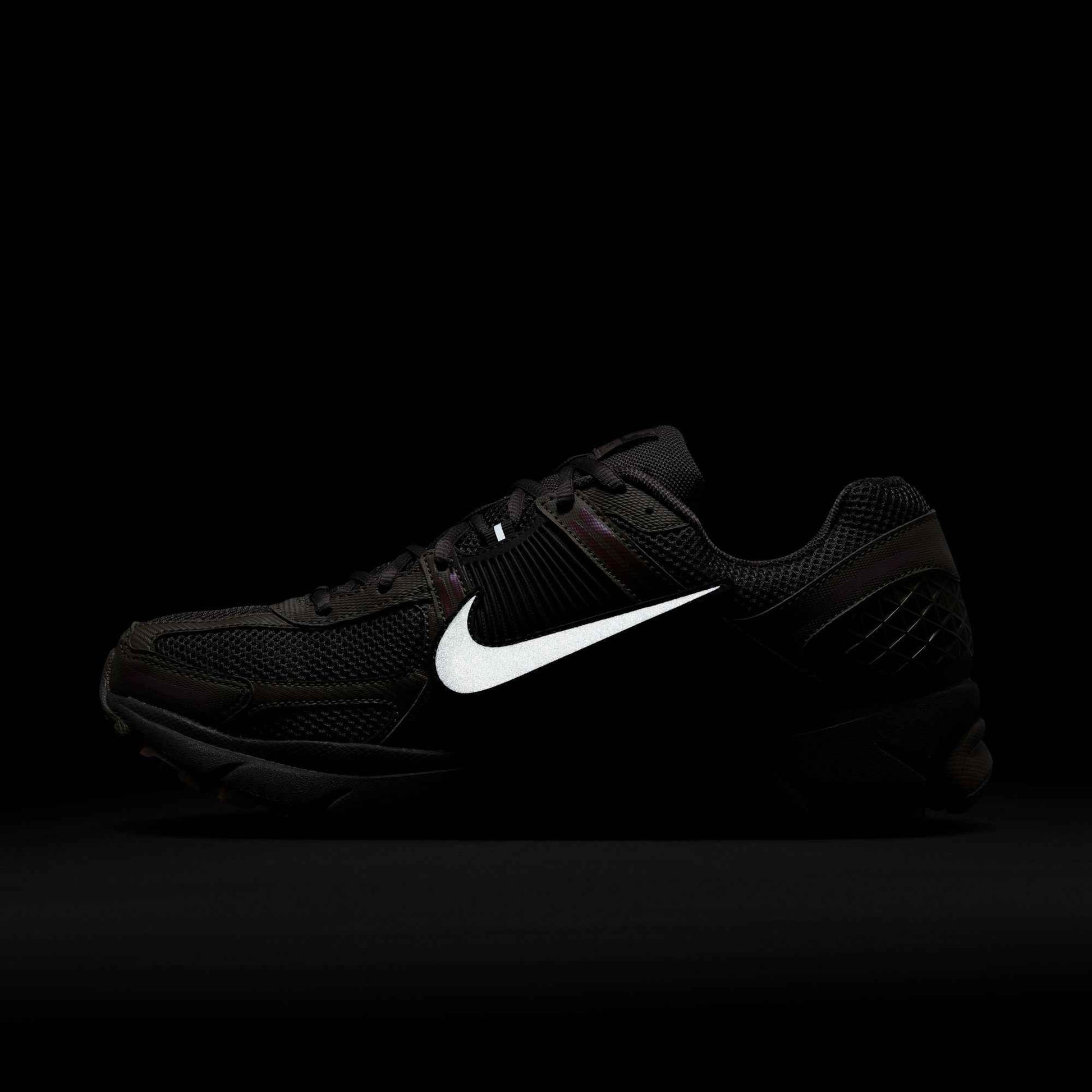 Nike Mens Zoom Vomero 5 - Cave Stone