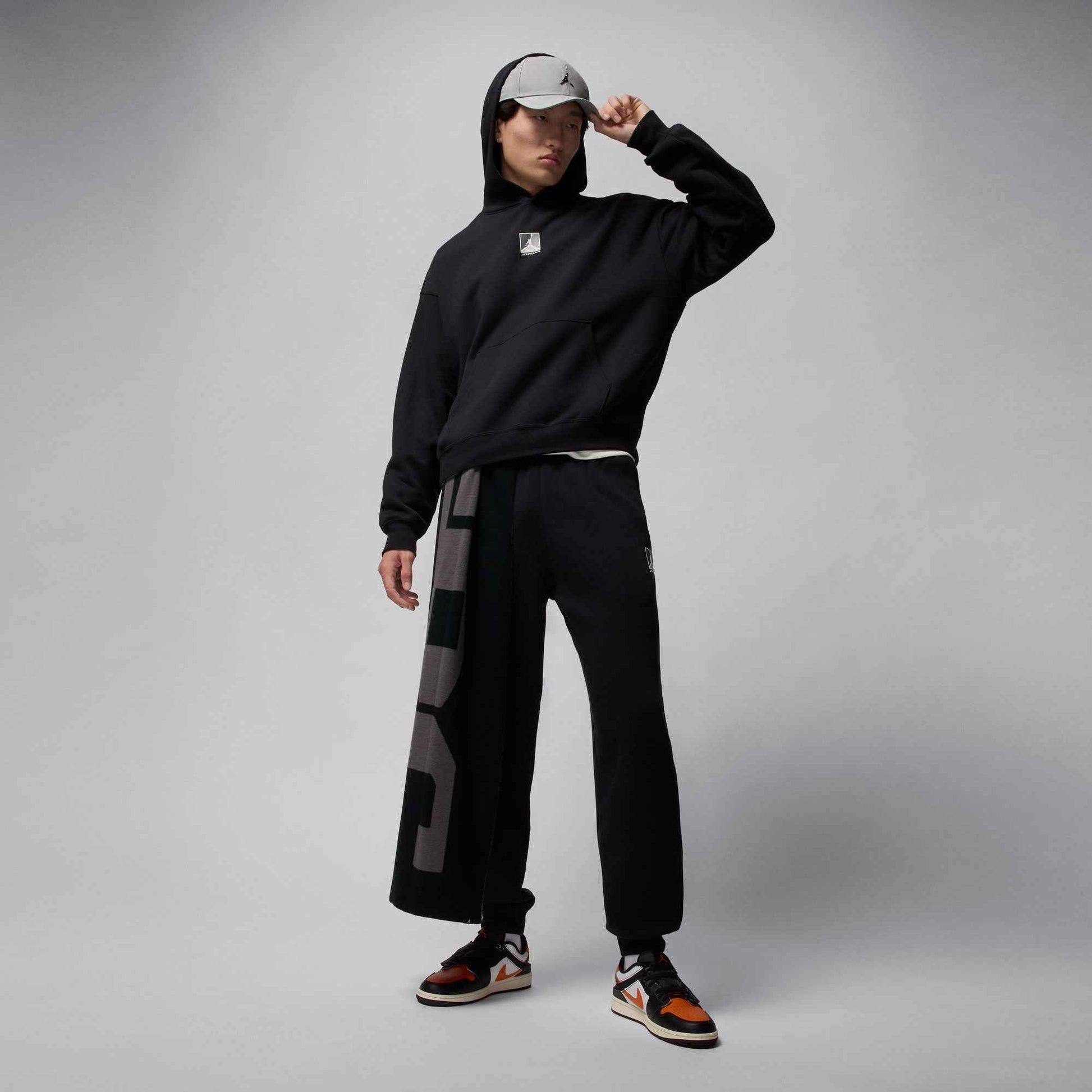 Air Jordan Mens Graphic Pullover Hoodie - Black/White