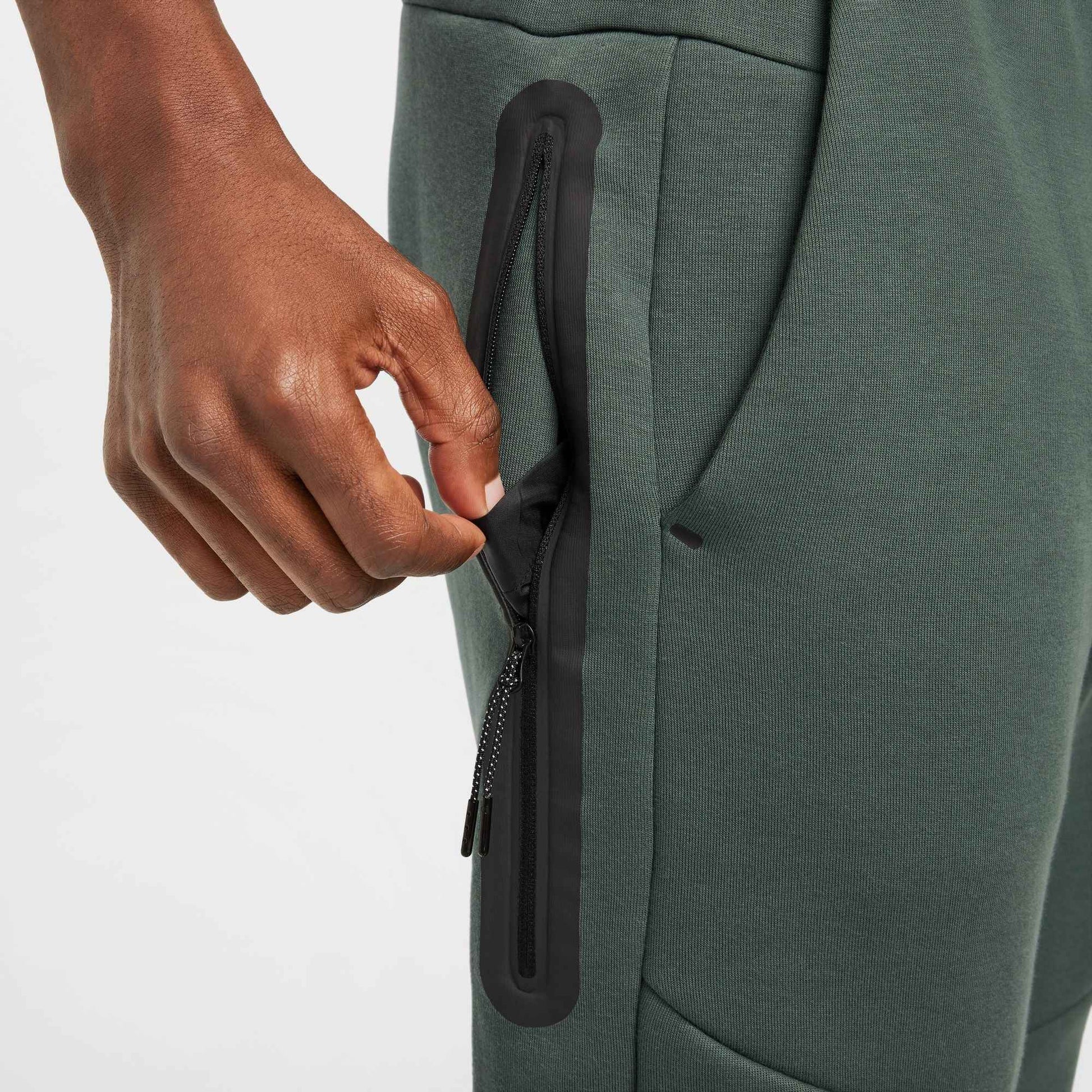 Nike Mens Tech Fleece Joggers - Green/Black