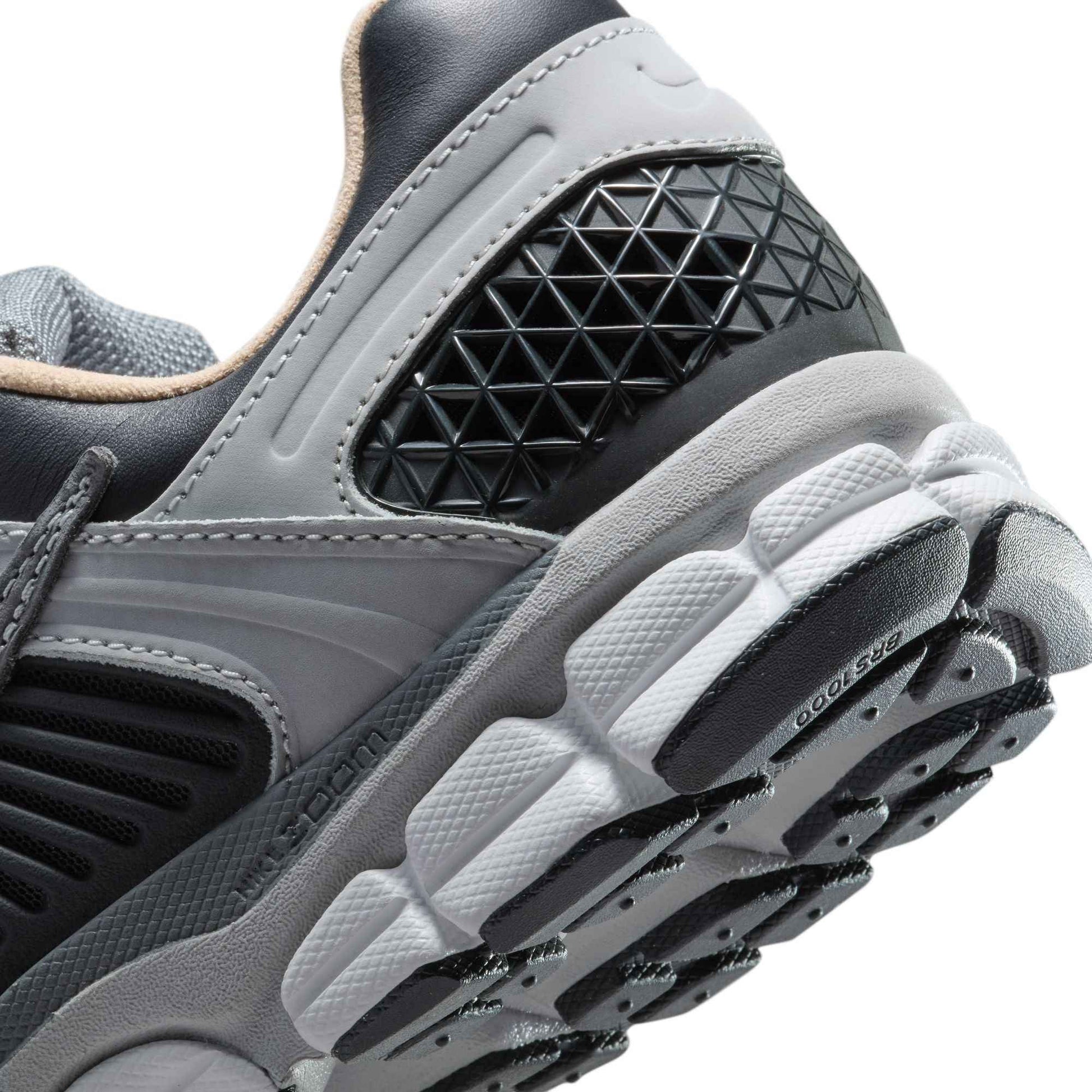 Nike Mens Zoom Vomero 5 - Smoke Grey
