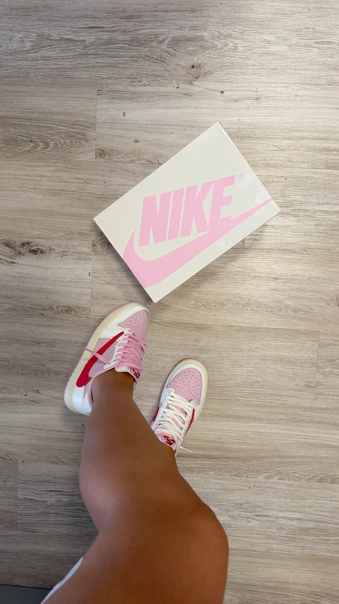 Travis Scott × AJ1 Low "Shy Pink"