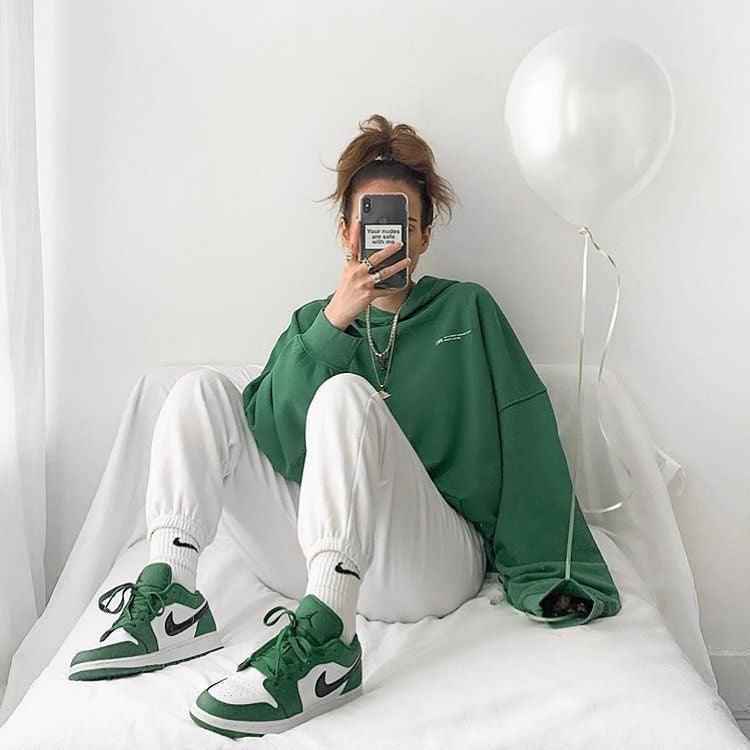 Custom GREEN Jordan 1 High Q
