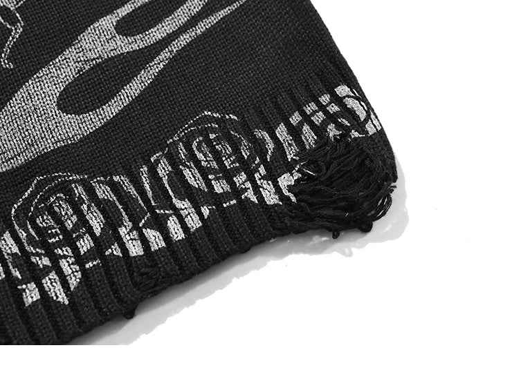 Effortless Rose Eye Scorpion Print Knitted Sweater