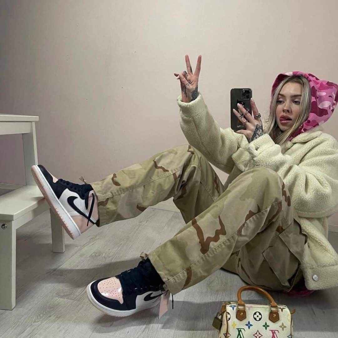 Air Jordan 1 Retro Bubble Gum High Wmns OG SE Sneakers