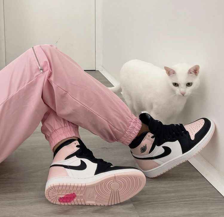 Air Jordan 1 Retro Bubble Gum High Wmns OG SE Sneakers