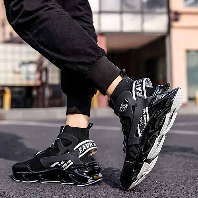 RAVR ROAD Sneakers