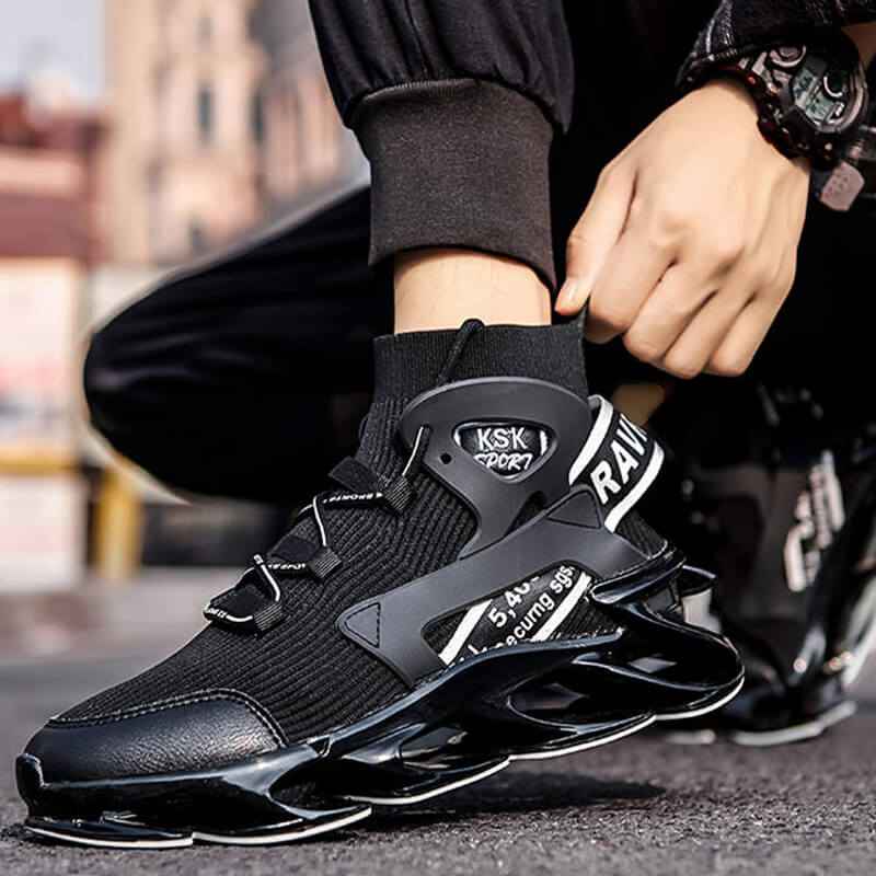 RAVR ROAD Sneakers