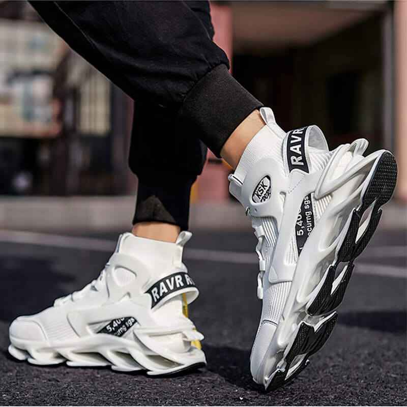 RAVR ROAD Sneakers