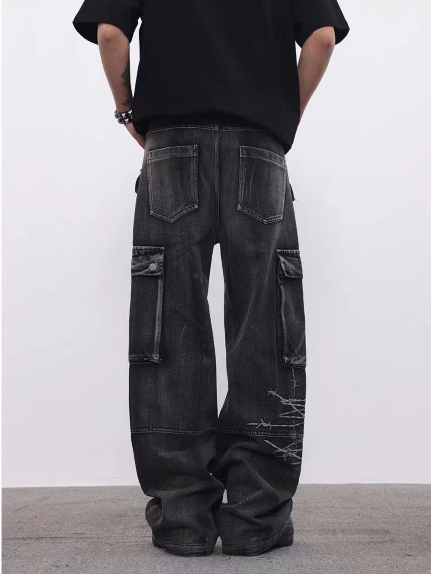 Barbed Baggy Embroidery Cargo Pants