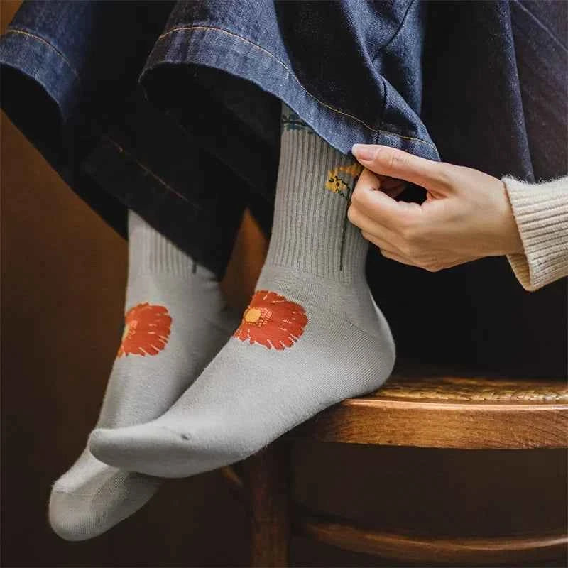 Vintage Floral Jacquard Knit Crew Socks