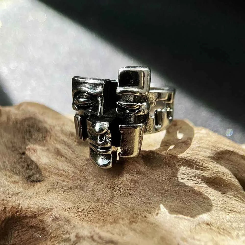 Abstract Falling Apart Face Silver Ring