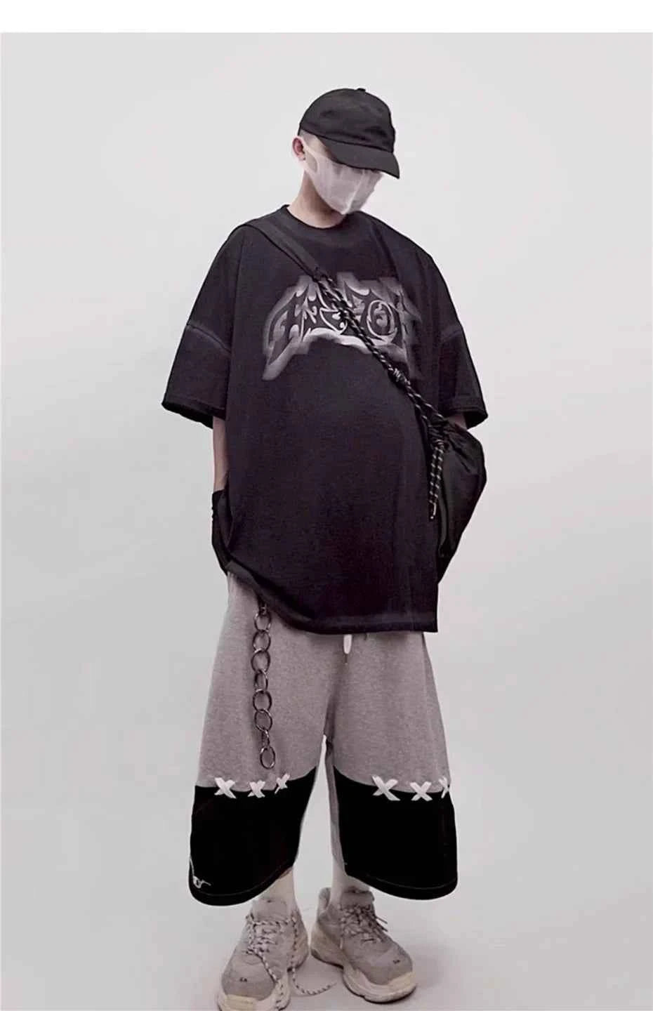 Men Sleek Lines Patchwork Cargo Jorts
