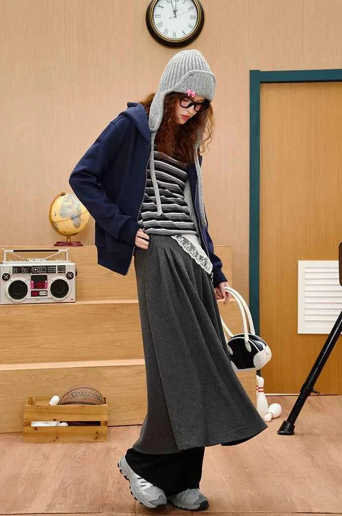 Fashionable Embroidered College Style Hooded Sweatshirt
