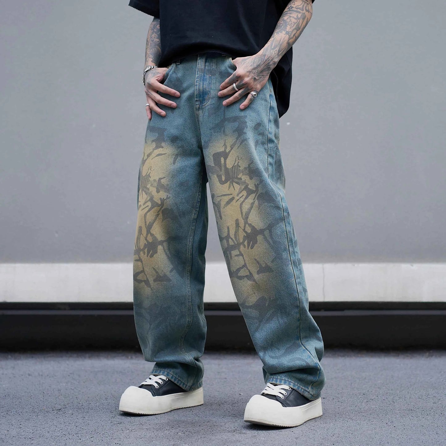 Stylish Rock N Roll Loose Fitting Washed Jeans