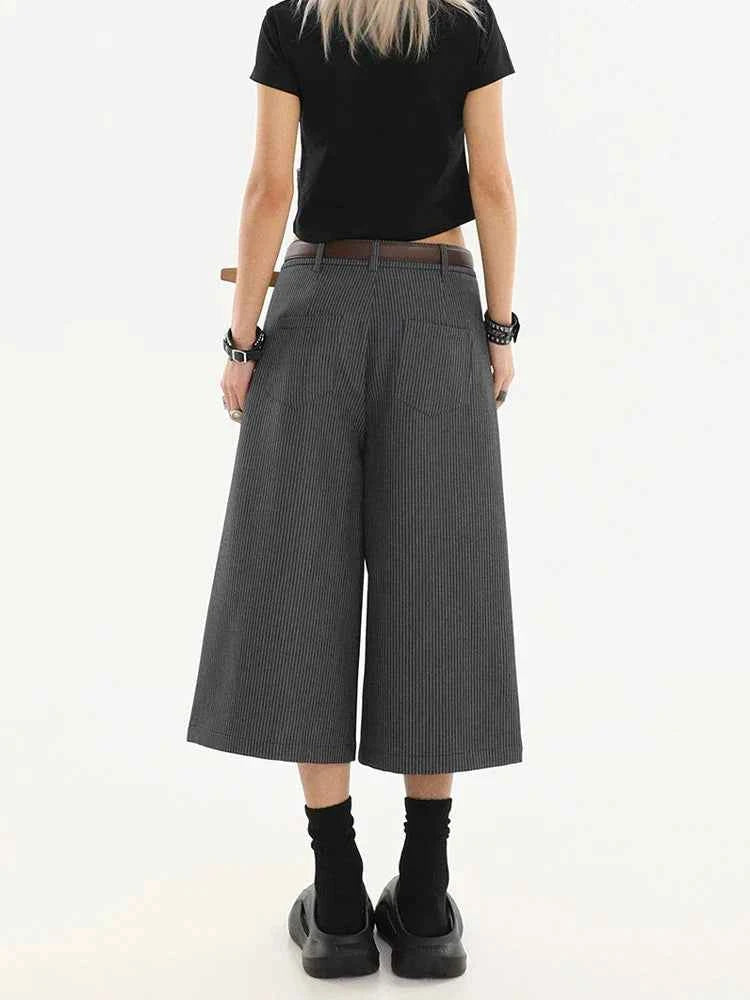Striped Vintage High-Waisted Capri Jorts