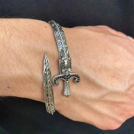 Exquisite Carving Retro Pattern Zirconia Bracelet