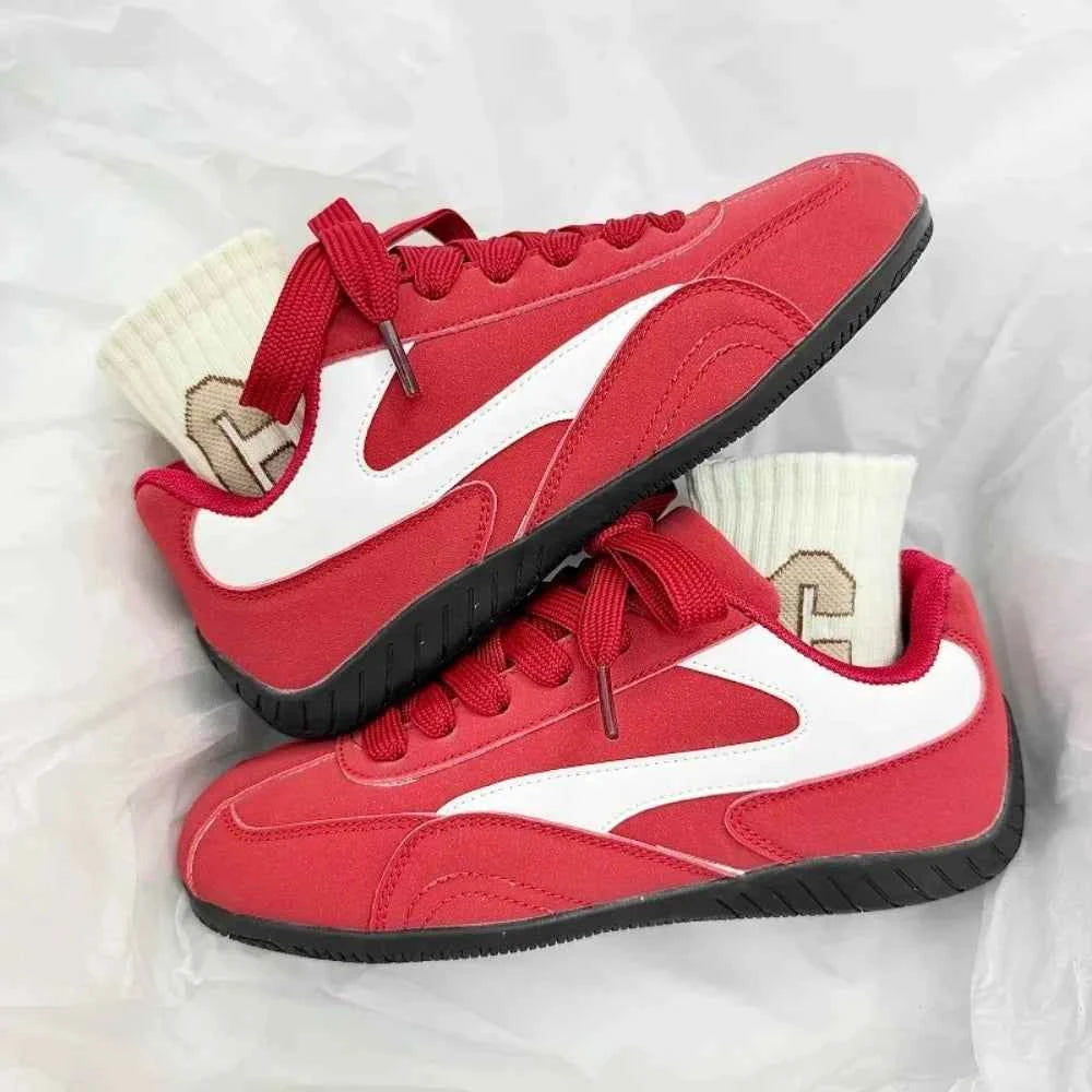 Retro Lightweight Lace Up Casual Sneaker