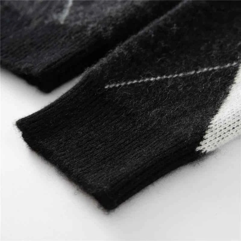 Cozy O-Neck Collar Argyle Knit Sweater