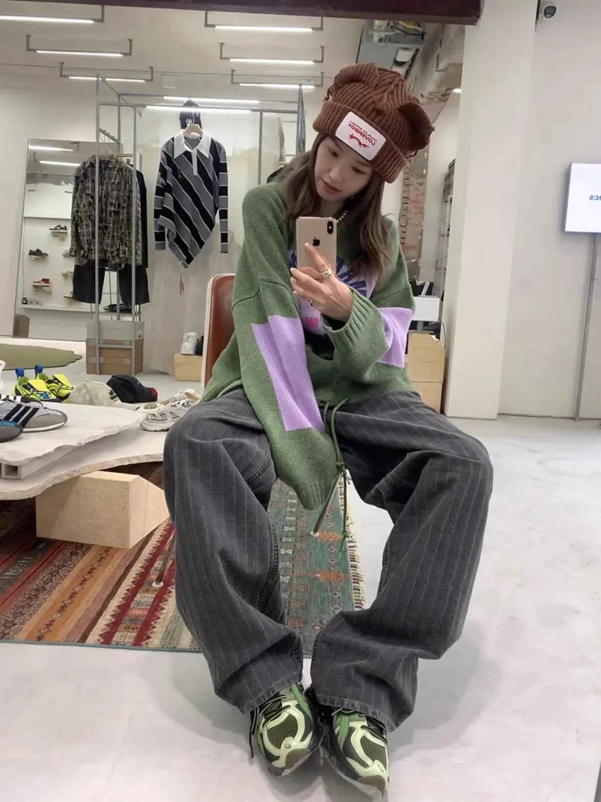 Green Circular Slogan Round Neck Sweater