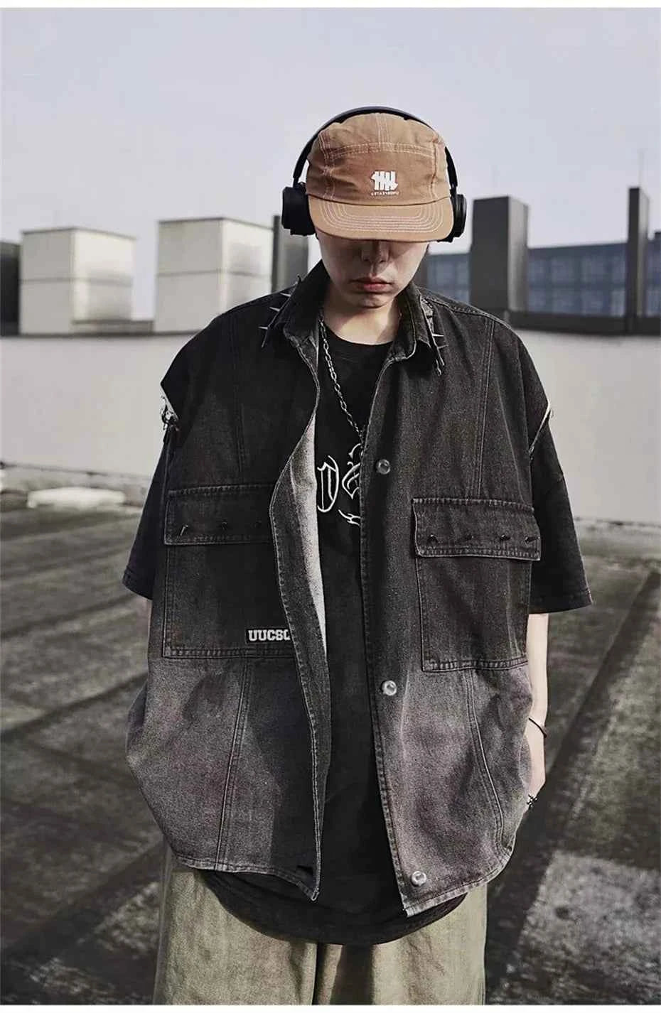 Rivet Design Gradient Sleeveless Denim Jacket