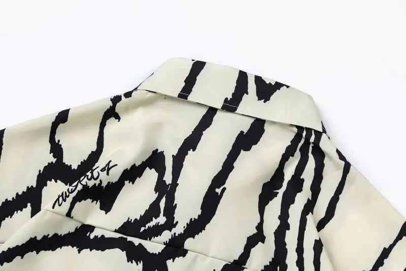 Irregular Stripes Graphic Printed Short Sleeve Shirt