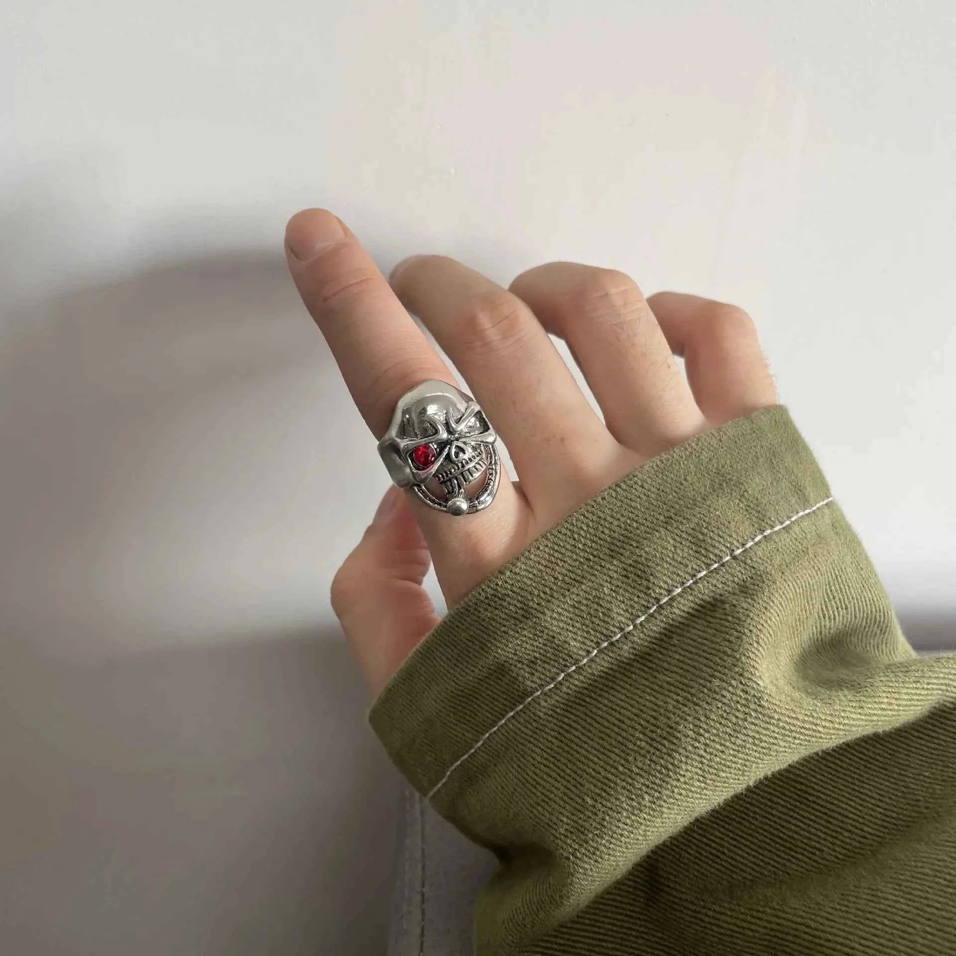 Gothic Large Retro Skull Cigarette Ring