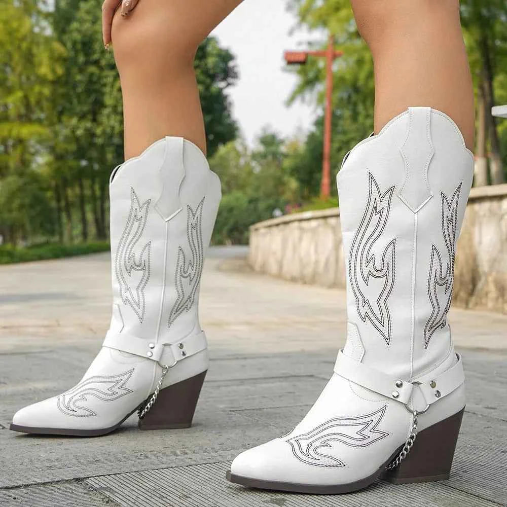 Retro Cowgirl Embroidered Block Heel Boots