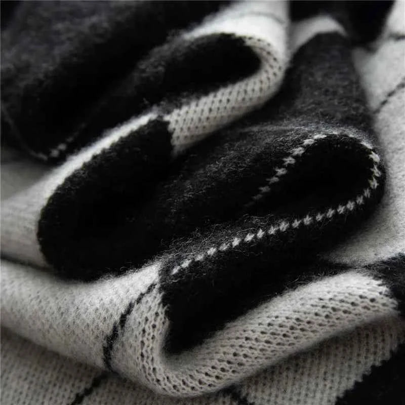 Cozy O-Neck Collar Argyle Knit Sweater