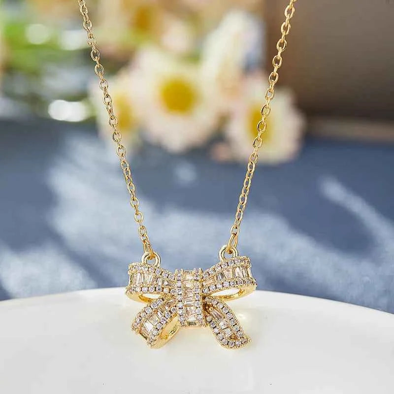 Exquisite Luxury Sparkling Zirconia Bow Pendant Necklace