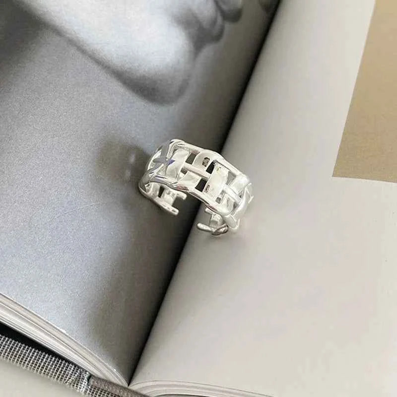 Wide Irregular Web Open Finger Ring