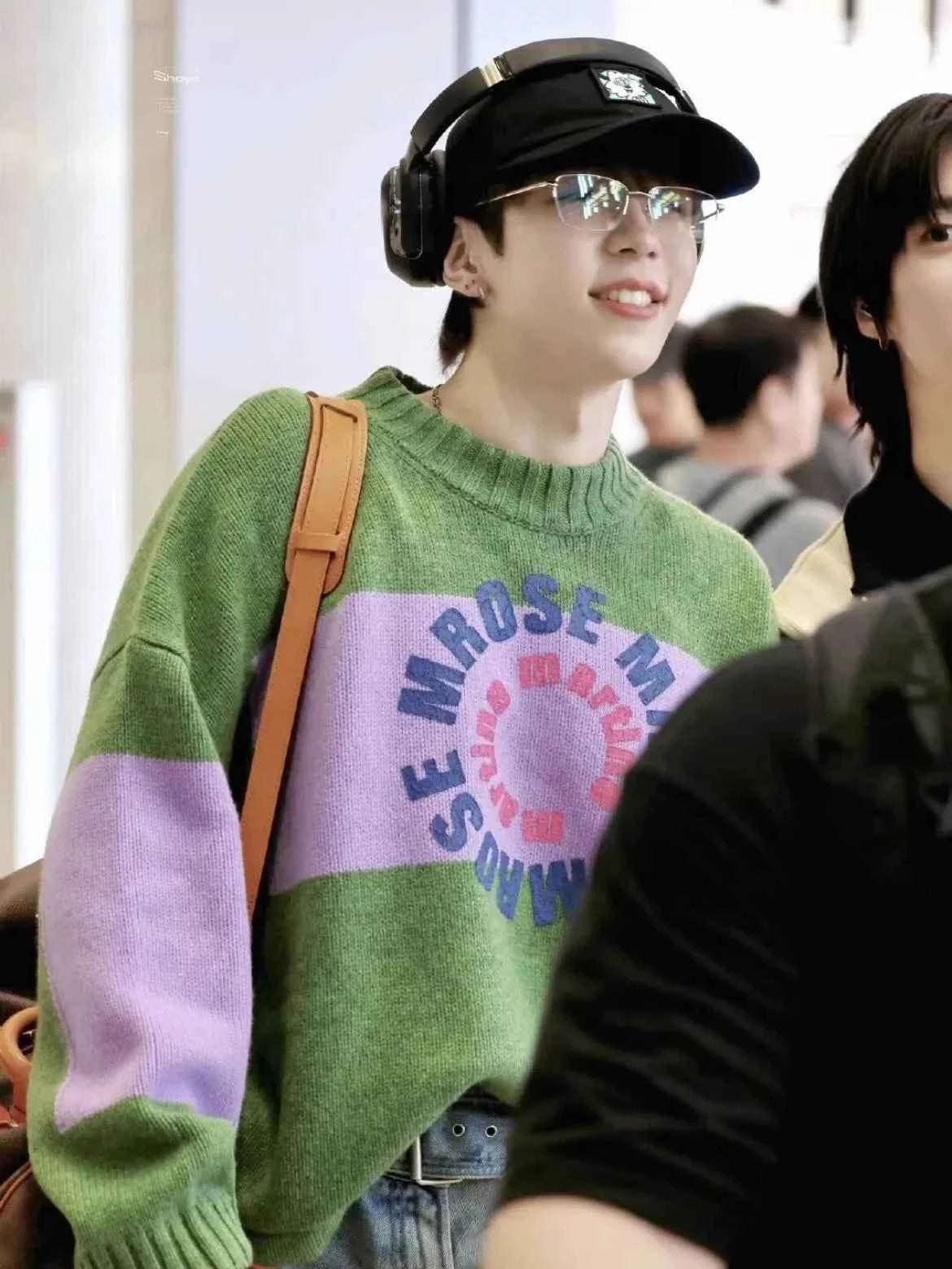 Green Circular Slogan Round Neck Sweater