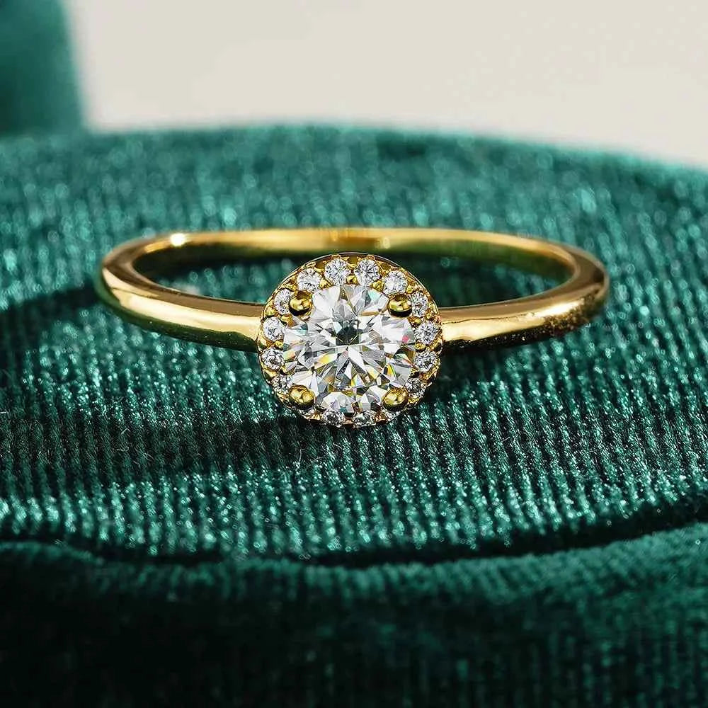 Luxury 18k Gold Moissanite Diamond Ring