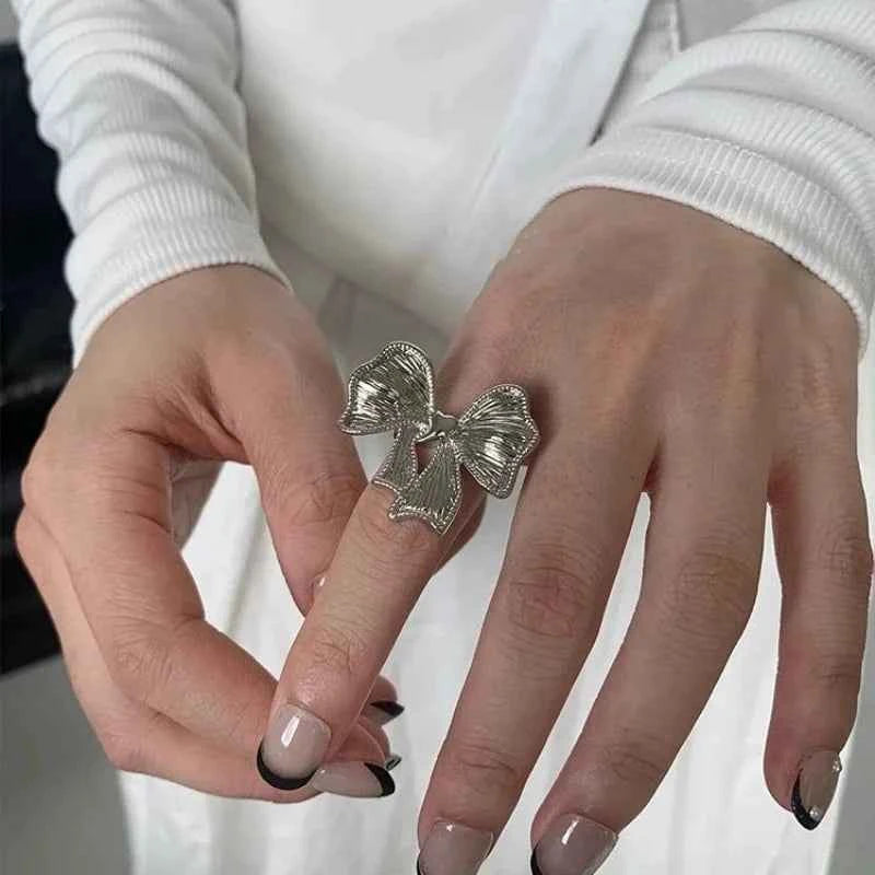 Elegant Silver Simple Bow Ring