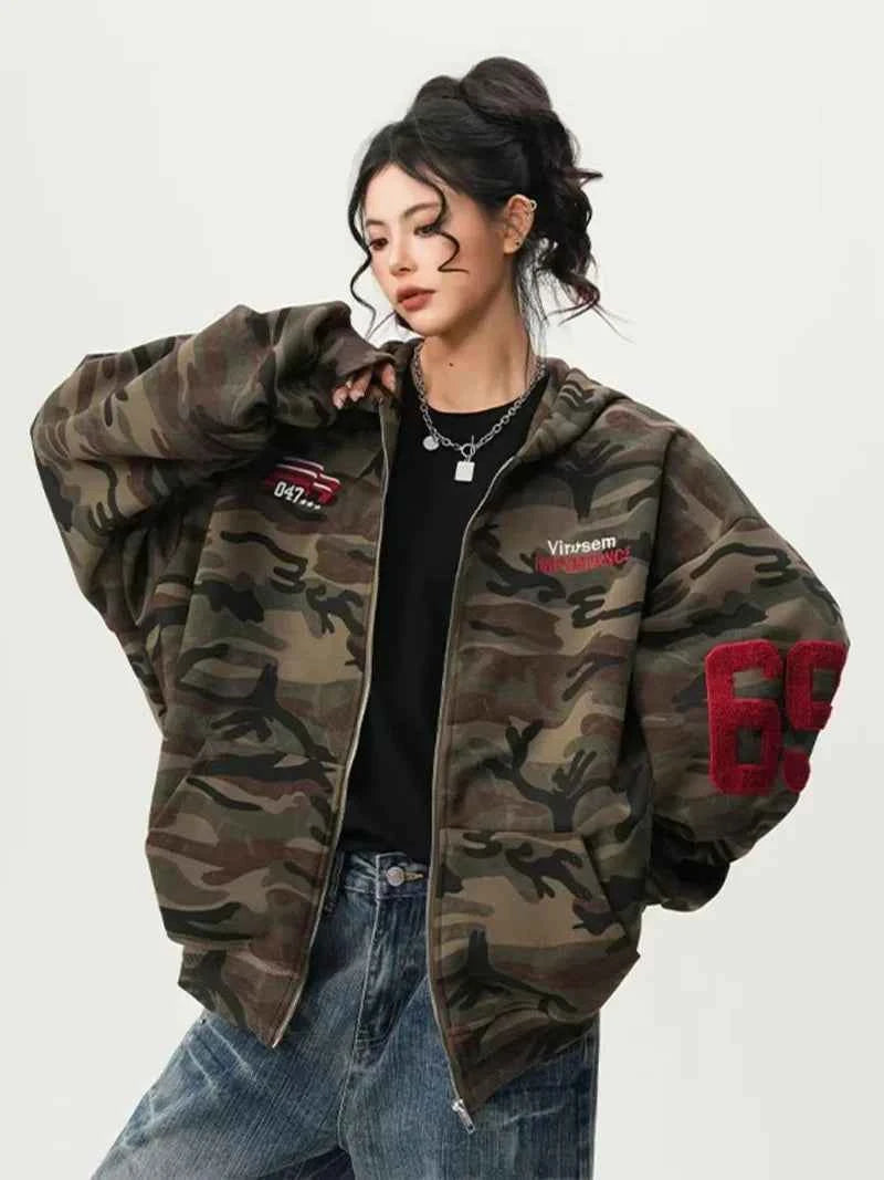 Men Bold Camouflage Digital Print Hooded Sweatshirt