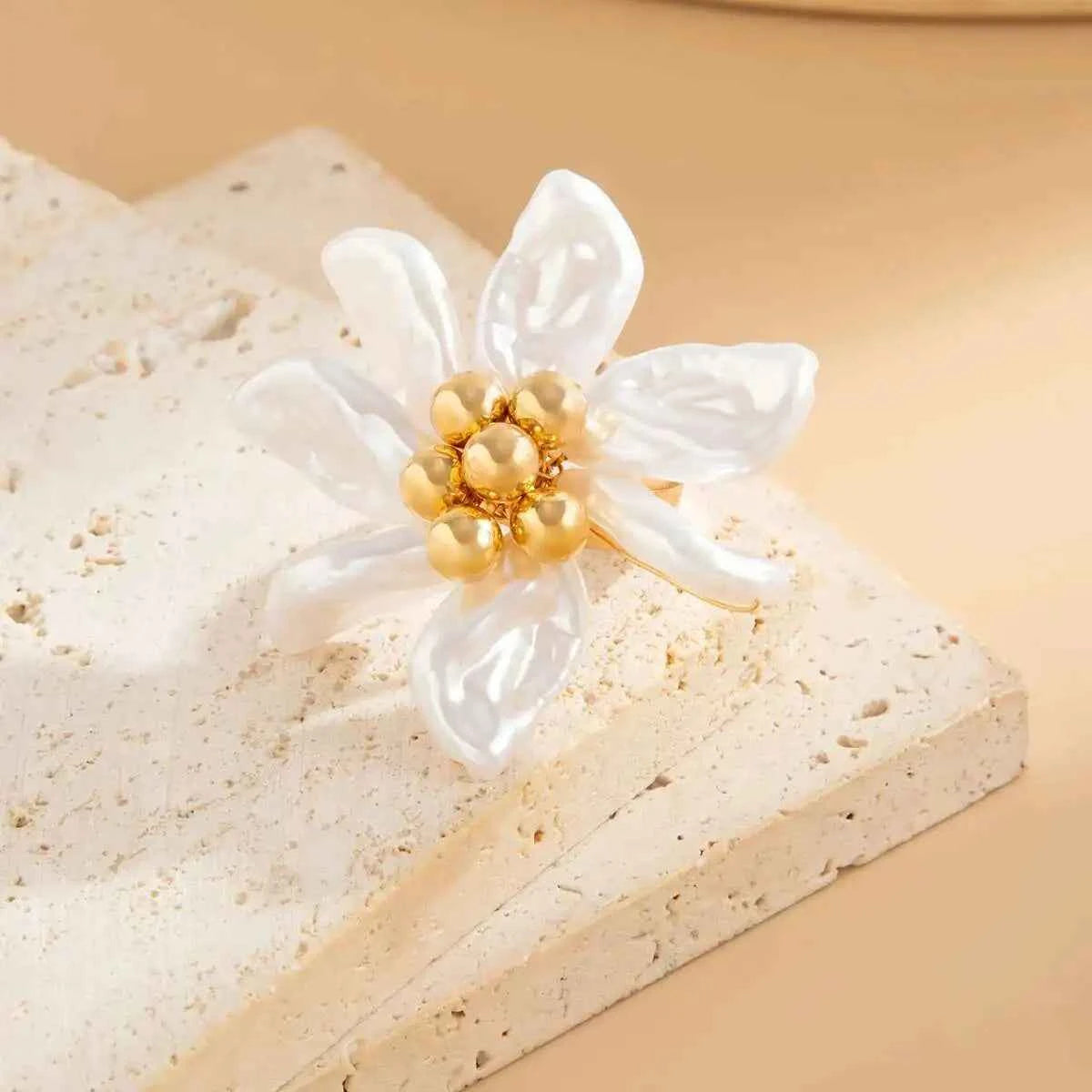 Elegant Imitation Pearl Petal Flower Ring