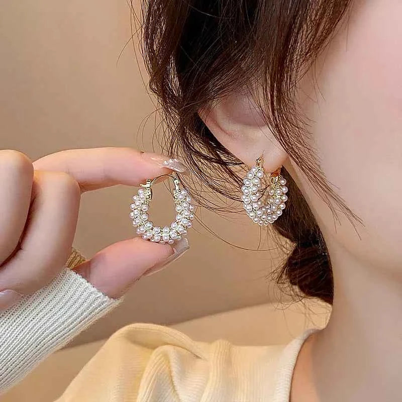 Trendy Gold Pearl U-Shaped Earring